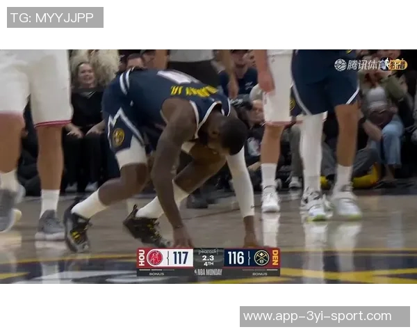 哈达威被阿门犯规引争议KD称队友认为是自我绊倒所致