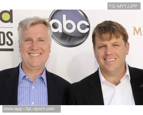 阿尔巴即将退役与妻子育有三子同时担任业余球队老板之一 阿尔巴即将退役与妻子育有三子同时担任业余球队老板之一